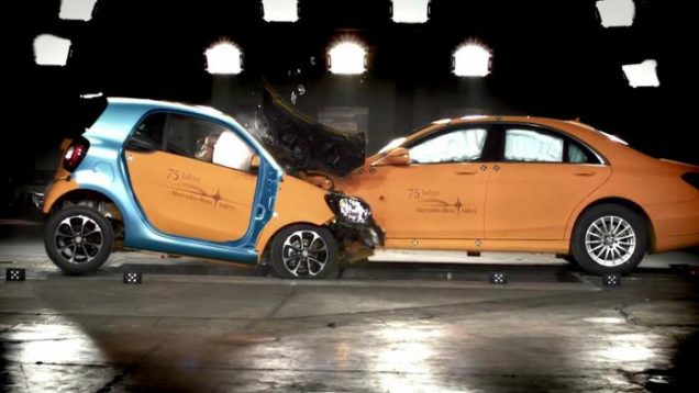 crash-test-smart-enantiwn-mercedes-sclass